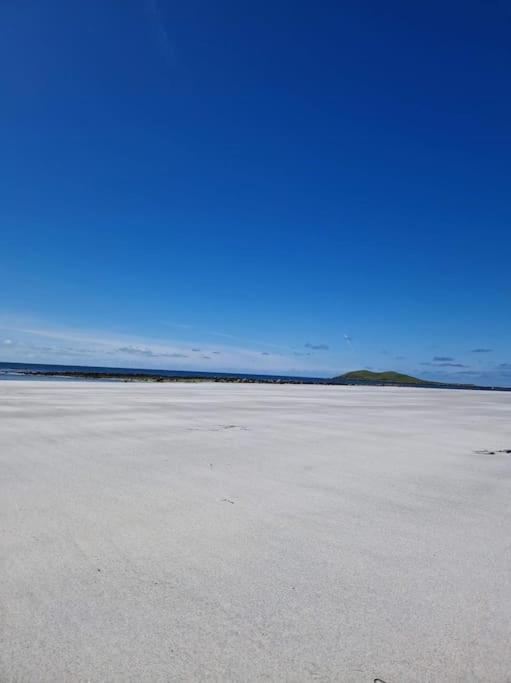 Loch An Eilean Pod Isle Of South Uist Villa Pollachara Luaran gambar